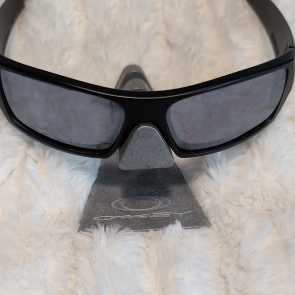 Oakley Matte Black Gascan Sunglasses with Pouch - Picture 8 of 8